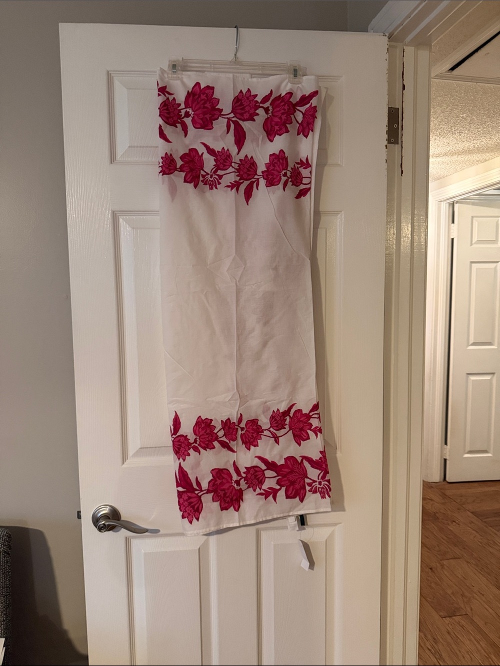 Ann Taylor White floral sarong
